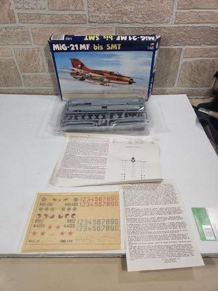 ZSE Letohrad MiG-21 MF/bis/SMT 1/48 Scale Model Kit image