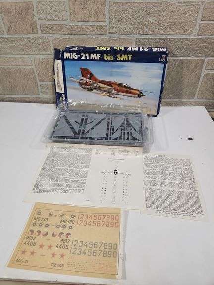 ZSE Letohrad MiG-21 MF/bis/SMT 1/48 Scale Model Kit image