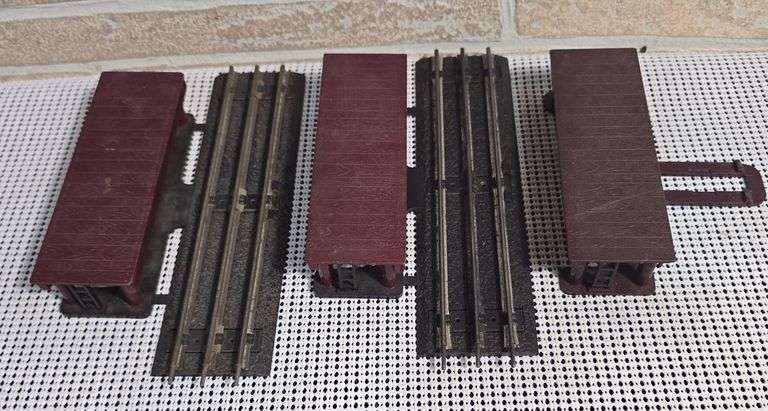 Marx Black Plastic Roadbed Platform sections image