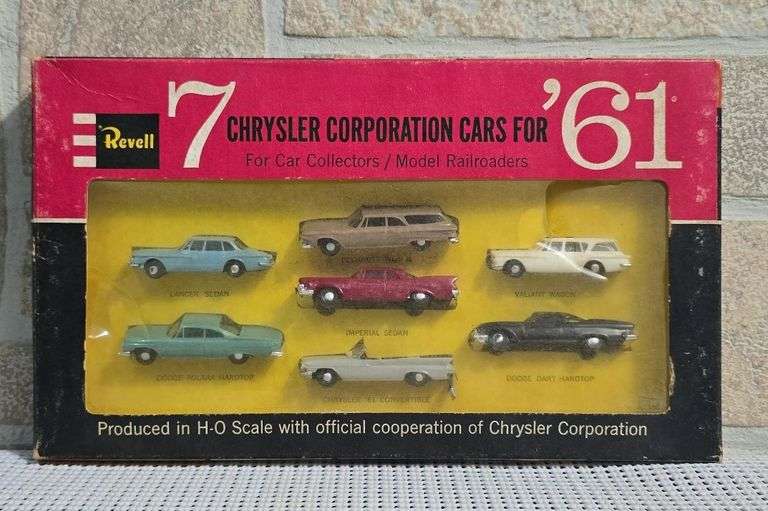 Revell 1961 Chrysler Corporation Cars HO Scale Model Set image