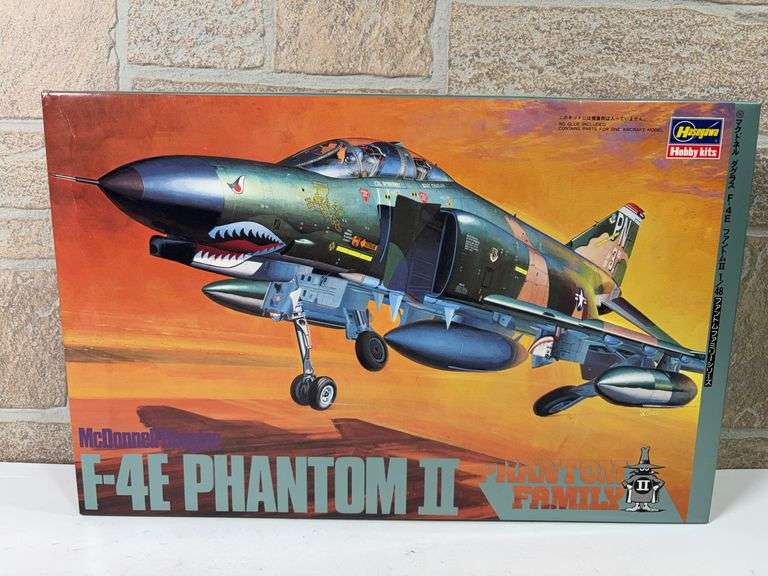 Hasegawa McDonnell Douglas F-4E Phantom II 1:48 Model Kit image