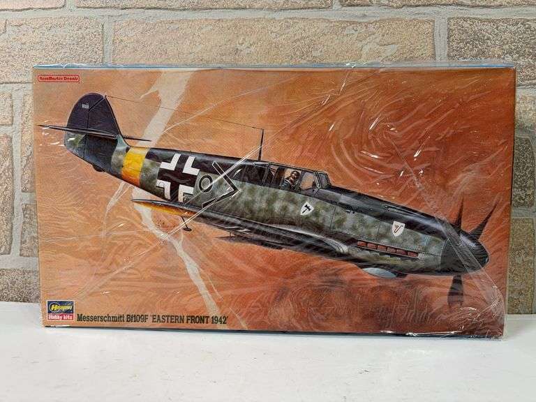Hasegawa Messerschmitt Bf109F Eastern Front 1942 09175 1:48 Scale Model Kit image