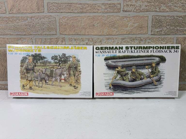 Dragon German Model Kit Pair: Fallschirmjager and Sturmpioniere image