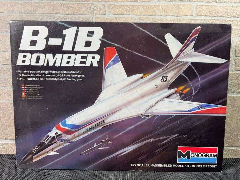 Monogram B-1B Bomber 5605 1/72 Scale Model Kit image