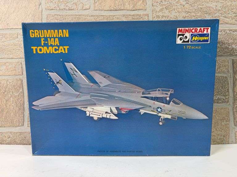 Minicraft Grumman F-14A Tomcat 1/72 Scale Model Kit image