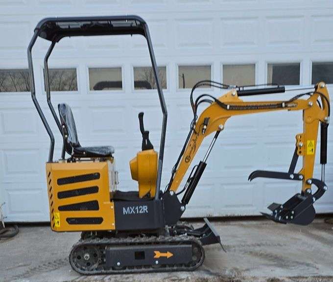 CFG MX12R Mini Excavator image
