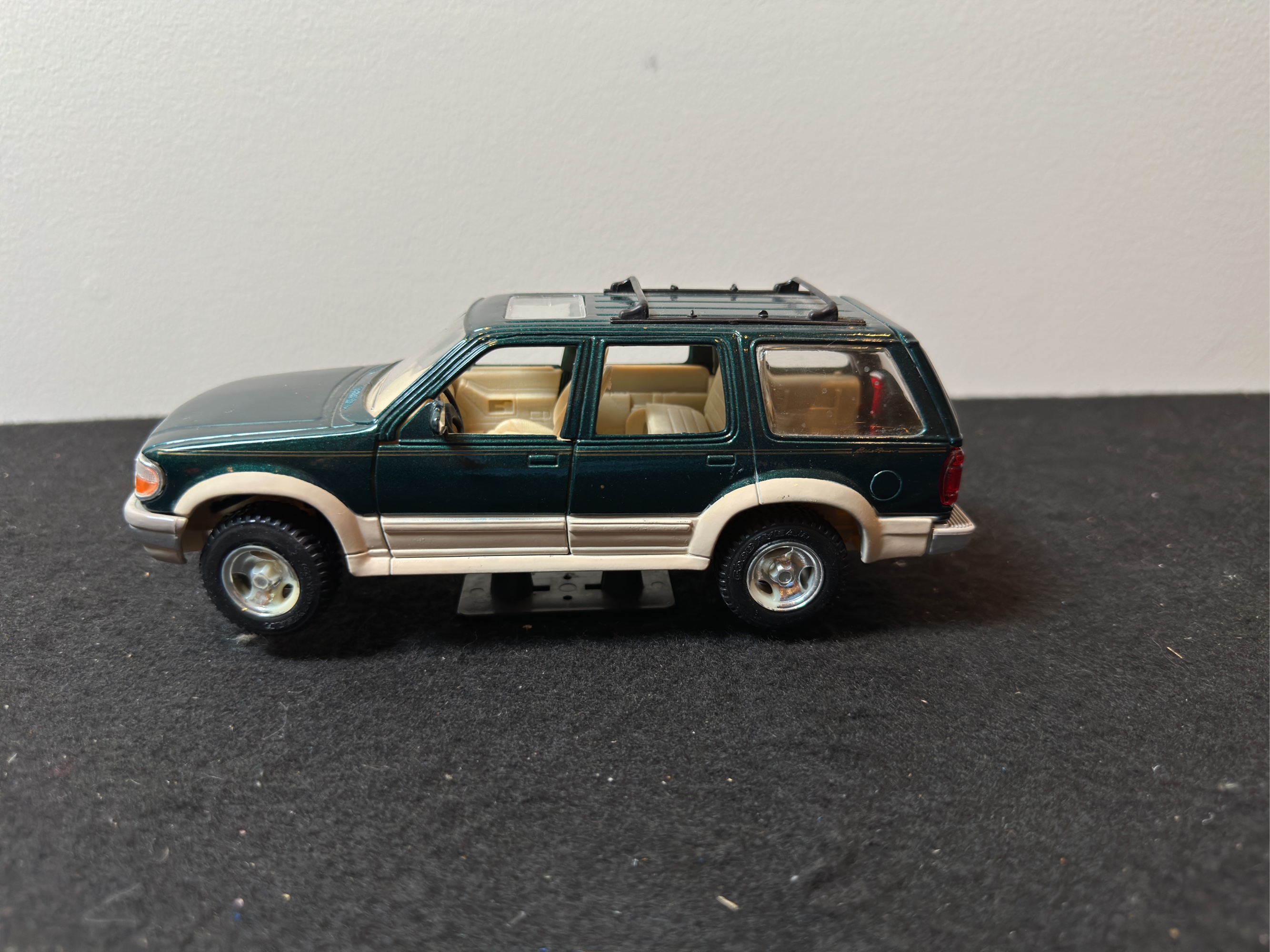 Lot image 10