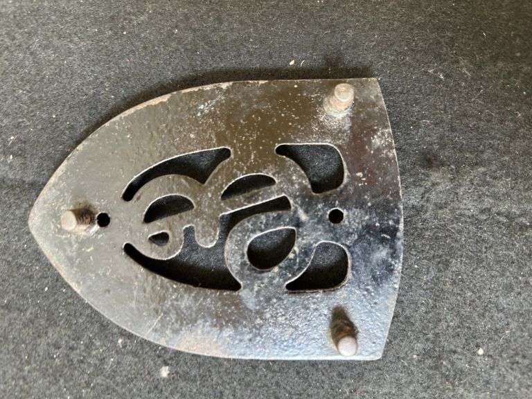 Vintage Cast Iron Enterprise Mfg. Co. Iron Rest