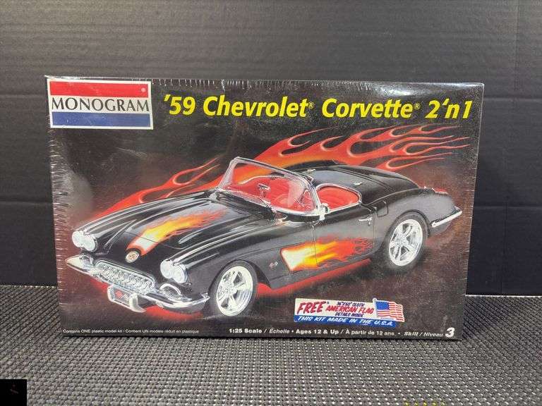 Monogram '59 Chevrolet Corvette 2'n1 Model Kit #85-2379 Factory Sealed image