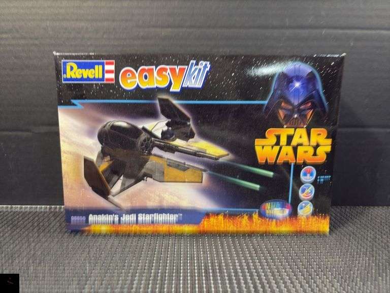 Revell Easy Kit Star Wars Anakin's Jedi Starfighter Model Kit #06650 NIB