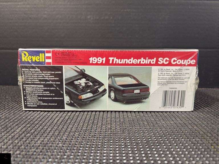 Revell 1991 Thunderbird SC Coupe 1:25 Scale Model Kit