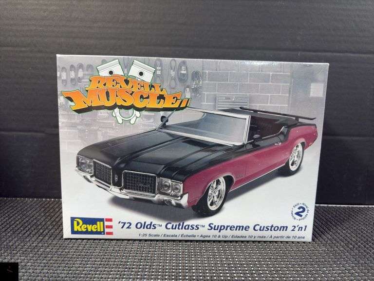 Revell 1972 Olds Cutlass Supreme Custom 2'n1 Model Kit