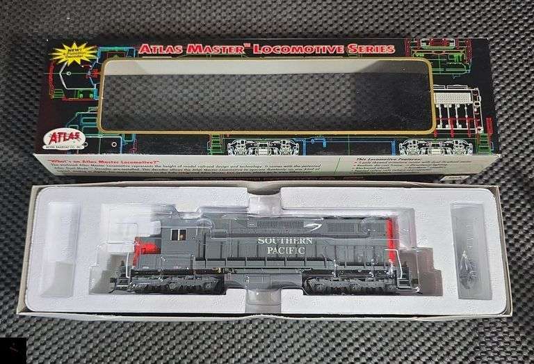 Atlas Master Locomotive Series SD-35 Southern Pacific Low Nose Locomotive #9209