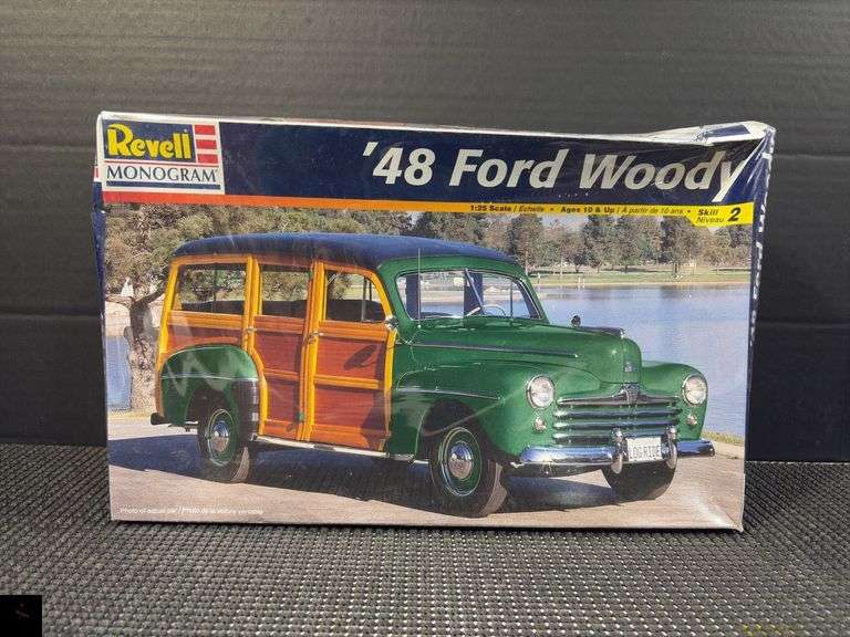 Revell 1948 Ford Woody 1:25 Scale Model Kit image