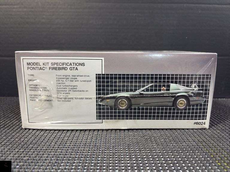AMT ERTL 1991 Pontiac Firebird GTA 1/25 Scale Model Kit #6024 - Factory Sealed