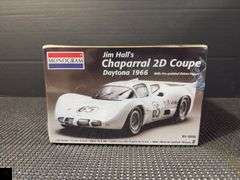 Monogram Jim Hall's Chaparral 2D Coupe Daytona 1966 Model Kit