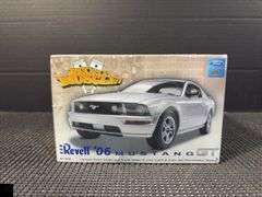 Revell 2006 Mustang GT Model Kit - Factory Sealed