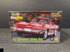 Revell SnapTite '63 Corvette Sting Ray Model Kit #85-1915 - Factory Sealed