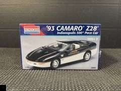 Monogram 1993 Camaro Z28 Indianapolis 500 Pace Car 1:25 Scale Model Kit