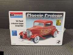 Monogram '32 Ford 3-Window Coupe Street Rod Classic Cruiser 1:25 Scale Plastic Model Kit