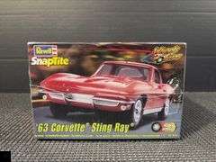 Revell SnapTite '63 Corvette Sting Ray Model Kit #85-1915 - Factory Sealed