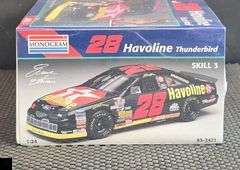 Monogram Havoline Thunderbird #28 Ernie Irvan Model Kit