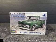 Revell '65 Chevy Stepside Pickup 2'n1 Model Kit