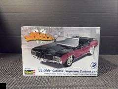 Revell 1972 Olds Cutlass Supreme Custom 2'n1 Model Kit