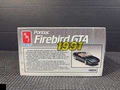 AMT ERTL 1991 Pontiac Firebird GTA 1/25 Scale Model Kit #6024 - Factory Sealed