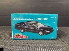 Revell SnapTite 1996 Impala SS 1:25 Scale Model Kit