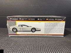 Monogram Miami Vice Ferrari Testarossa 1:24 Scale Model Kit