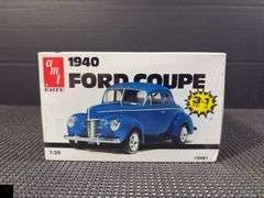 AMT Ertl 1940 Ford Coupe 1:25 Scale Model Kit #6581