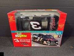 Dale Earnhardt Snap Tite Goodwrench Plus Monte Carlo Model Car