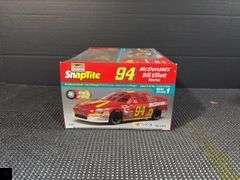 Revell SnapTite 1998 McDonald's Bill Elliott Taurus Model Car Kit