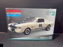 Monogram 1:24 Scale Shelby GT-350R Model Kit