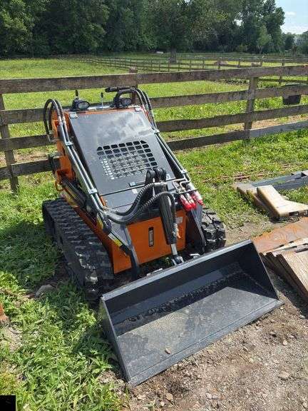 Landhero LDH-T460 Mini Skid Steer Loader