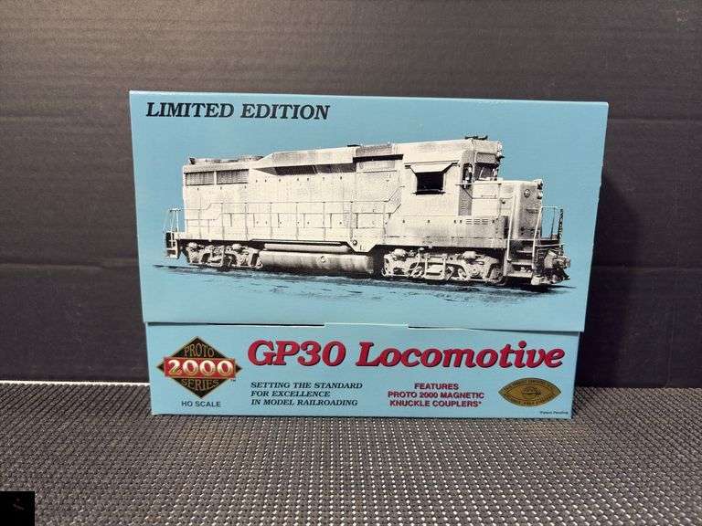 Proto 2000 Series HO Scale GP30 Locomotive BN 2250