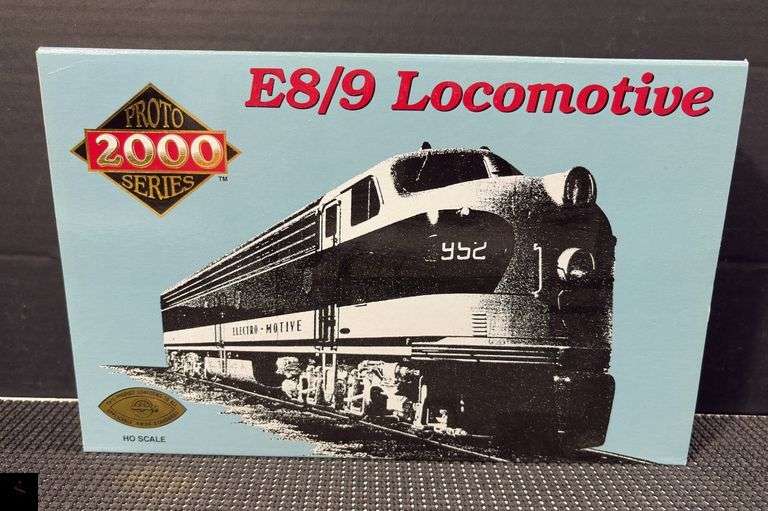 Proto 2000 Series E8/9 Locomotive CB&Q 9943A