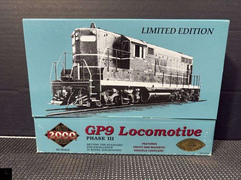 Proto 2000 Series GP9 Locomotive GN 728