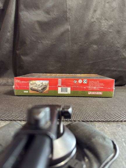 Dragon Stug III Ausf. C 7.5cm Stuk 40 L/48 1/35 Scale Model Kit 9035