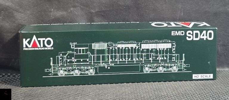 Kato EMD SD40 Locomotive - Conrail #6324