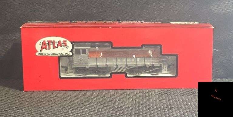 Atlas Alco S-2 No. 8711 Western Pacific #552 HO Scale Locomotive in Box