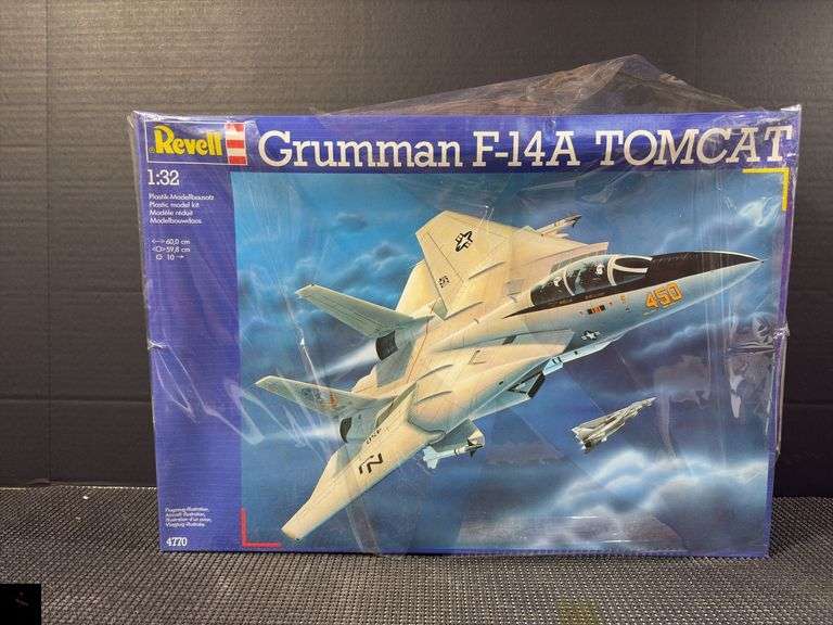 Revell Grumman F-14A Tomcat 1:32 Model Kit #4770 Factory Sealed