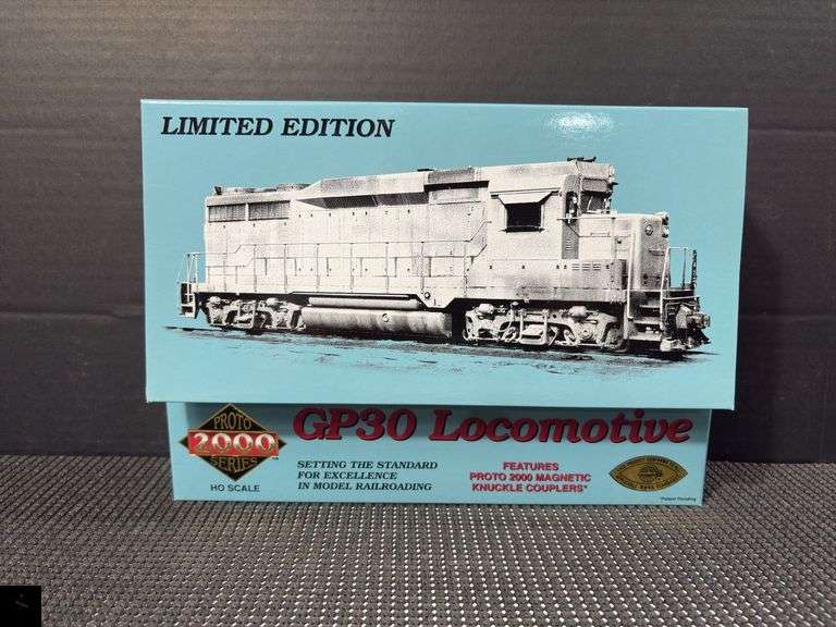 Proto 2000 Series GP30 Locomotive - D&RGW 3005 (HO Scale)