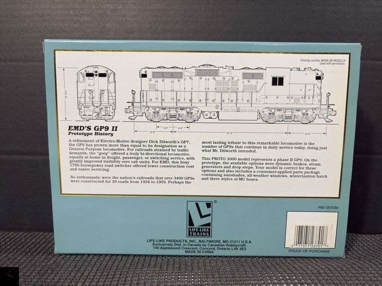 Proto 2000 Series GP9 II Locomotive - CNW 1720 - HO Scale