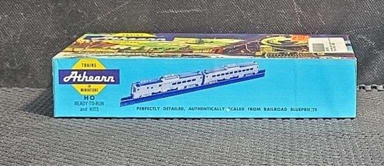 Athearn HO Scale Burlington Northern SW1000 Powered Locomotive #3931