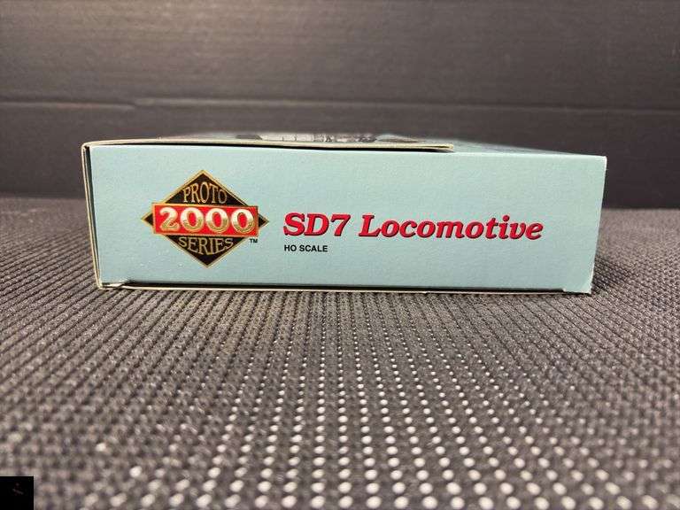Proto 2000 Series HO Scale SD7 Locomotive Chessie System #1829