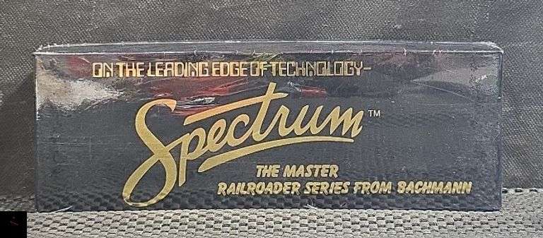 Bachmann Spectrum HO EMD GP35 Diesel - Great Northern #3018 Locomotive