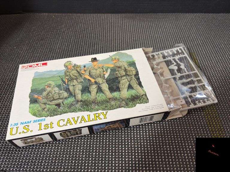 DML 1:35 U.S. 1st Cavalry 'NAM' Series Model Kit #3312
