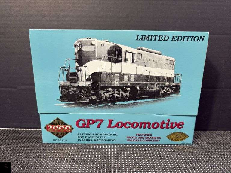 Proto 2000 Series GP7 Locomotive, L&N 514 with Steam Generator